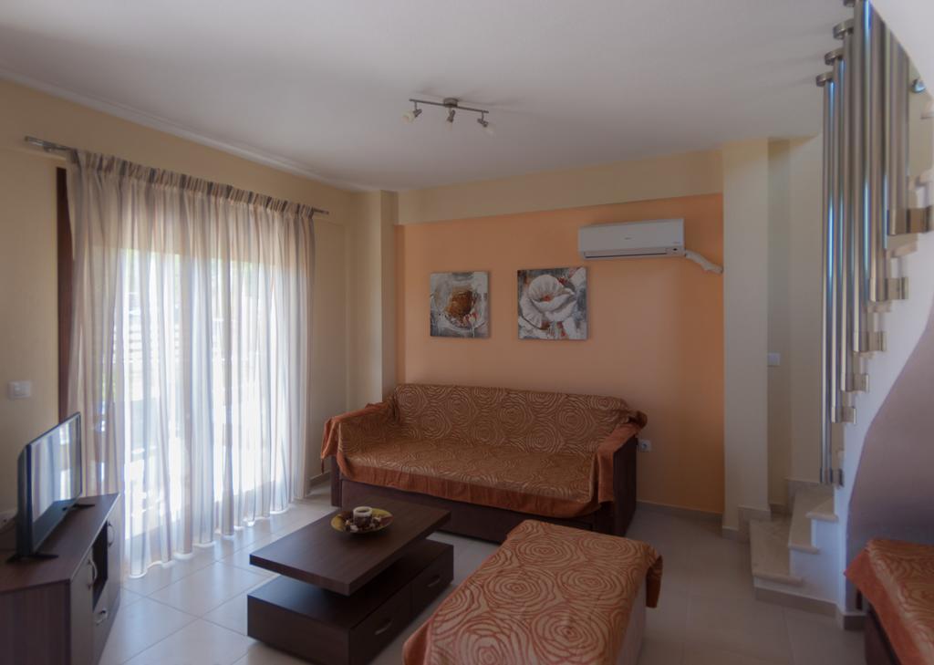 Ianthi Maisonettes Nea Roda Esterno foto