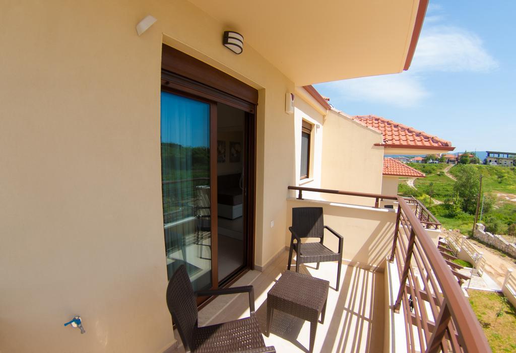 Ianthi Maisonettes Nea Roda Esterno foto