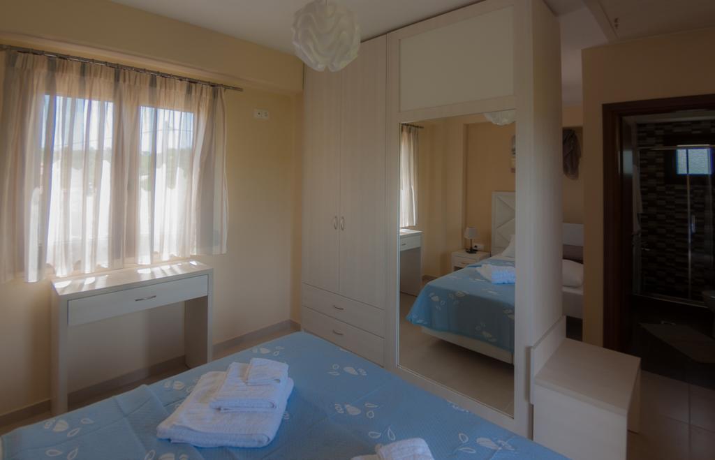 Ianthi Maisonettes Nea Roda Esterno foto