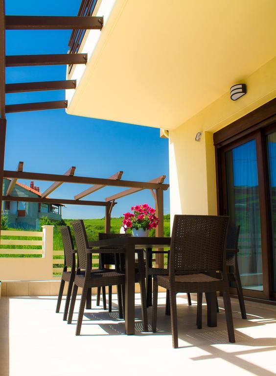 Ianthi Maisonettes Nea Roda Esterno foto